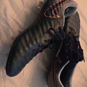 Nike Tiempo F/G Soccer Cleats